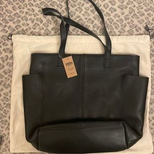 Duluth Lifetime Leather Tote Bag in black